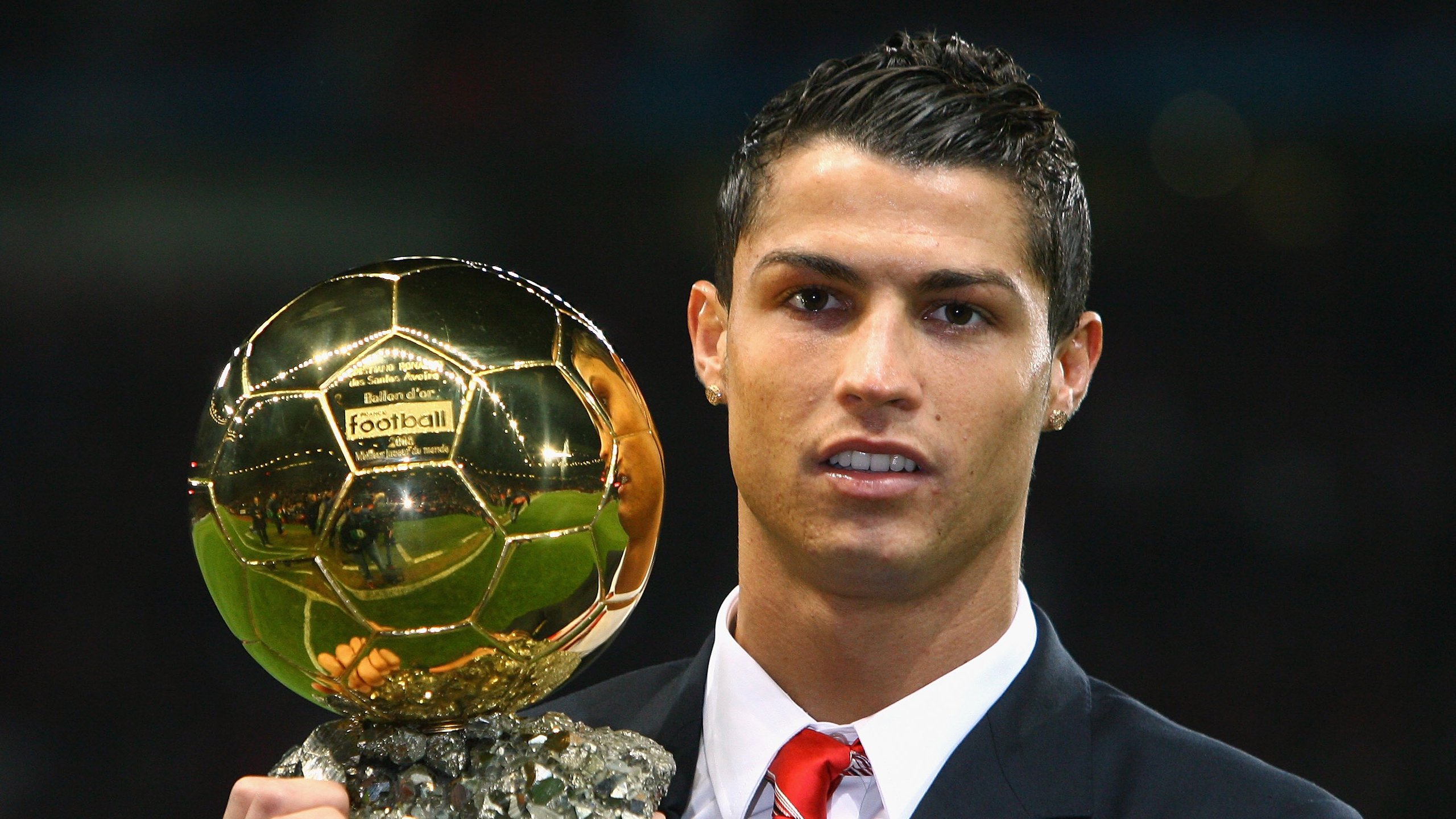 冠军球队球员家庭探访活动：点燃社区温情的火焰